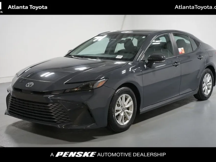 2025 Toyota Camry LE photo 1