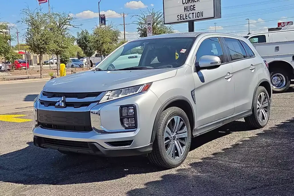 2024 Mitsubishi Outlander Sport SE photo 1