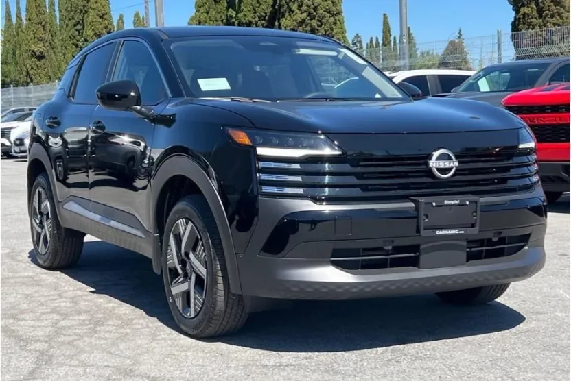 2025 Nissan Kicks SV photo 1