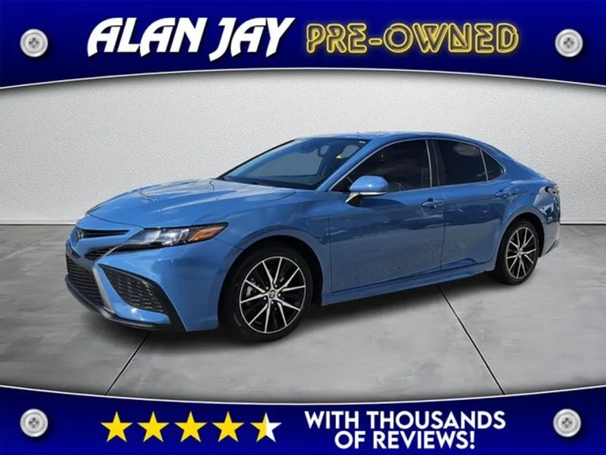 2024 Toyota Camry SE photo 1