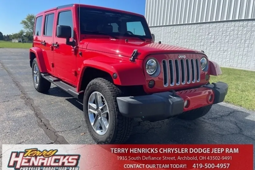 2016 Jeep Wrangler Unlimited Sahara photo 1