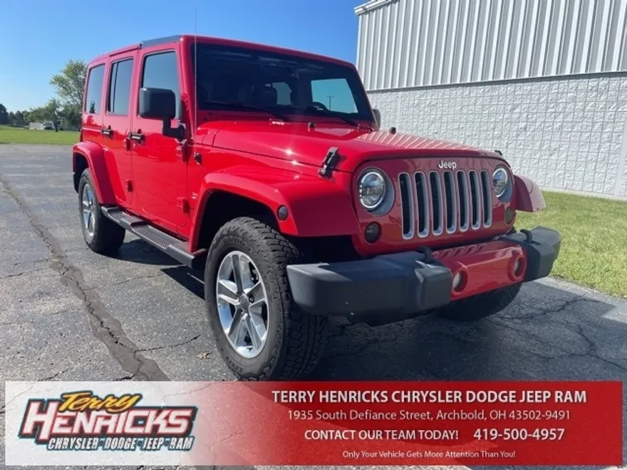 2016 Jeep Wrangler Unlimited Sahara photo 1