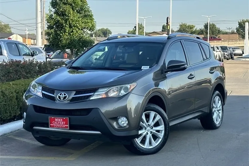 2015 Toyota RAV4 Limited photo 1