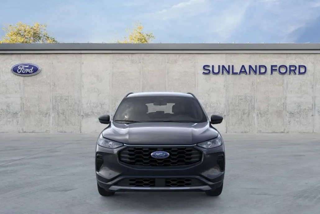 2024 Ford Escape ST-Line photo 1