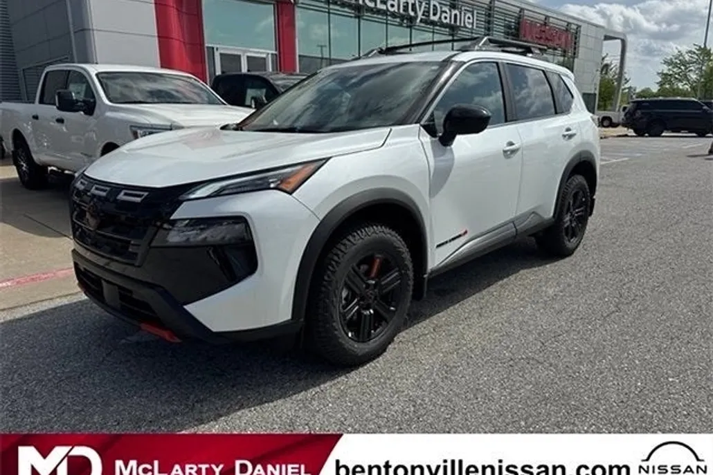 2025 Nissan Rogue SV photo 1