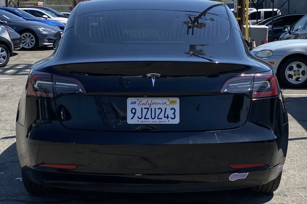 2018 Tesla Model 3 Long Range photo 1