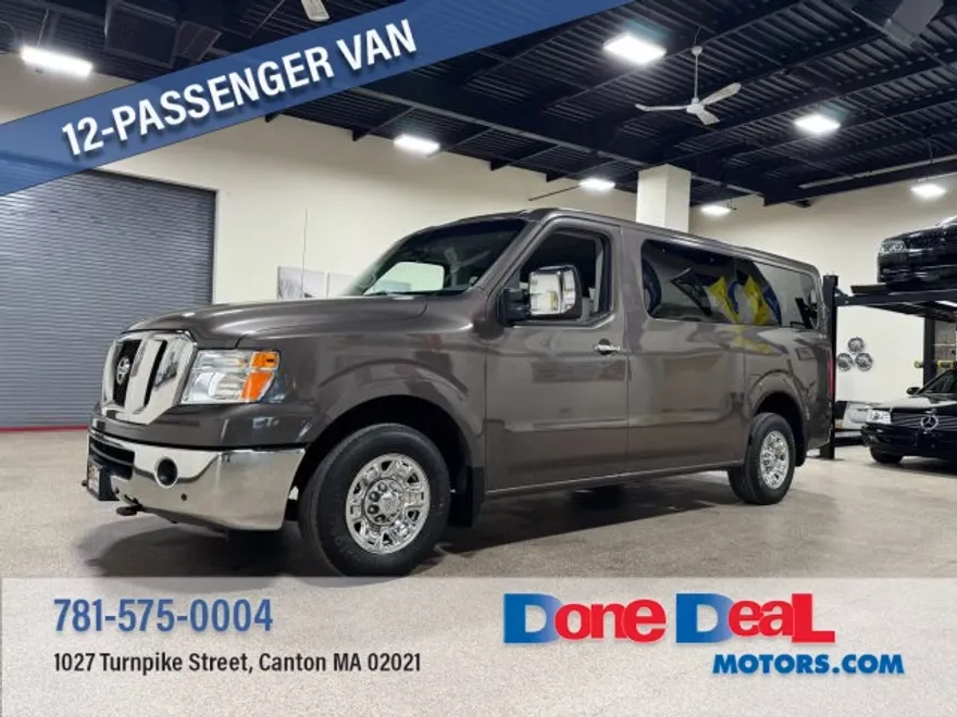 2018 Nissan NV3500 HD Passenger SL photo 1
