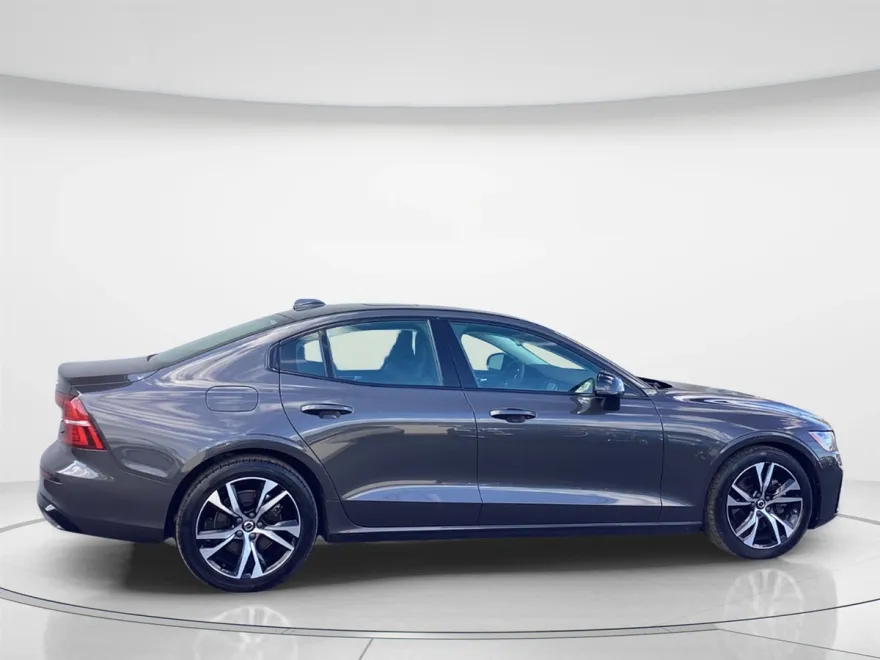 2024 Volvo S60 B5 Core photo 1