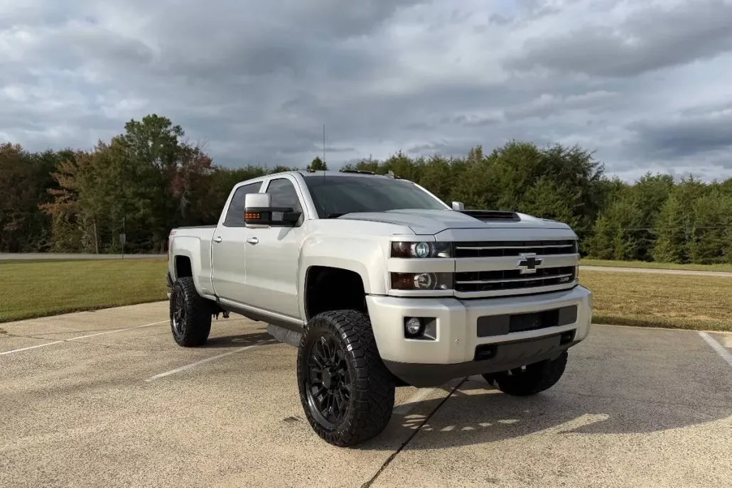 2019 Chevrolet Silverado 2500HD LTZ photo 1
