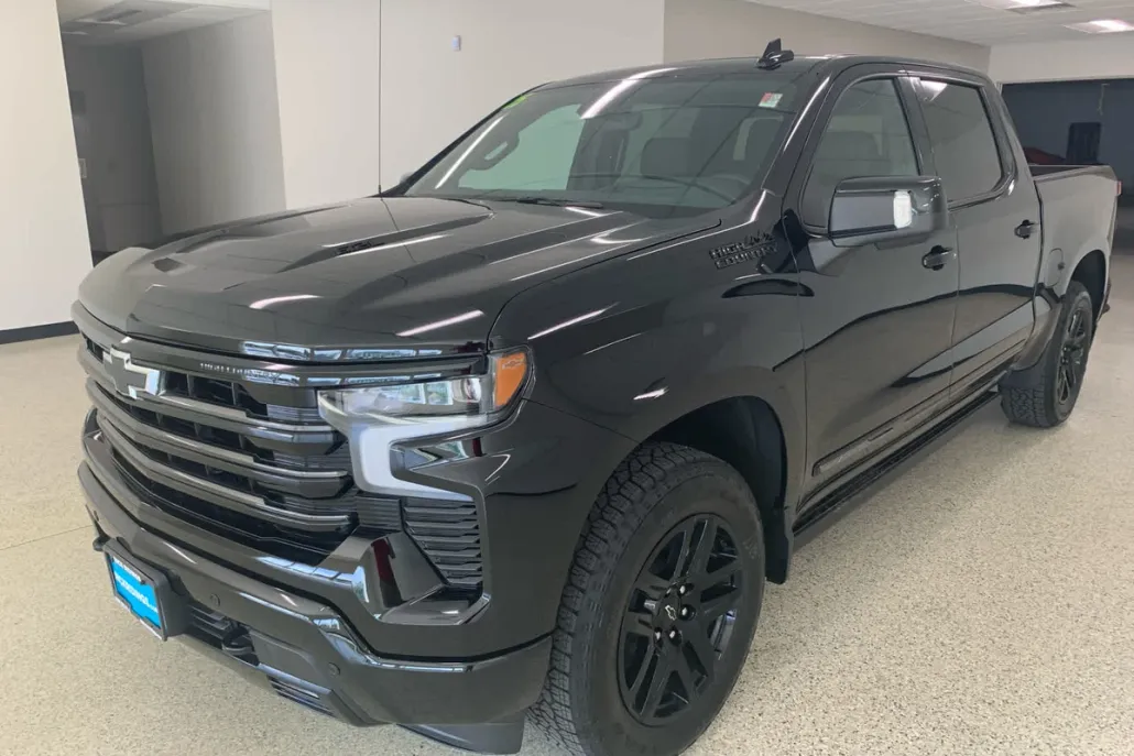 2025 Chevrolet Silverado 1500 High Country photo 1