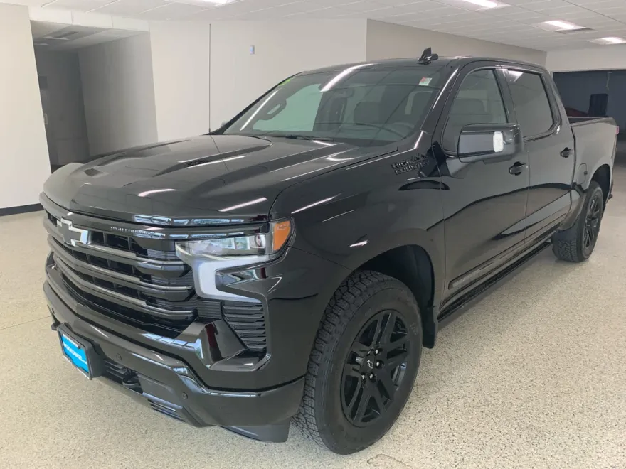2025 Chevrolet Silverado 1500 High Country photo 1