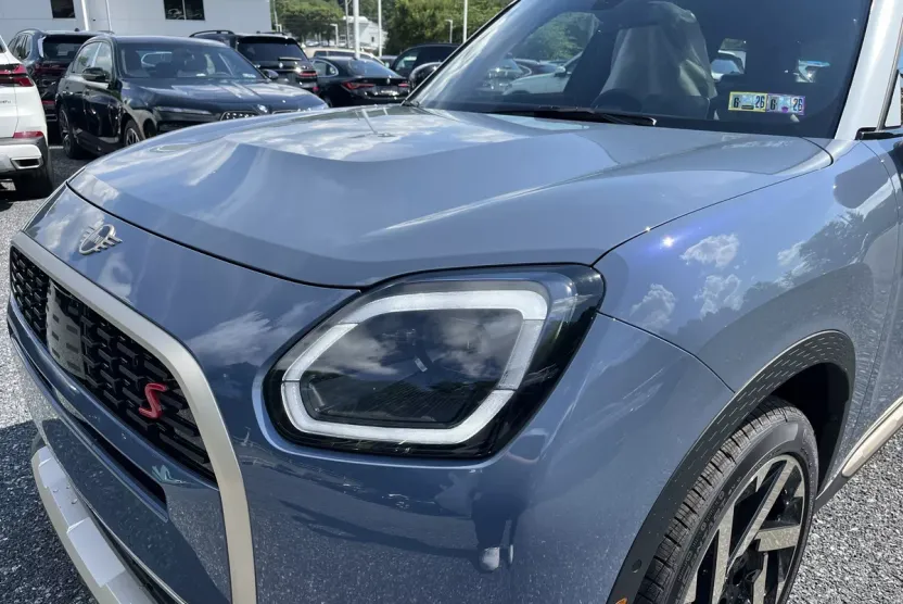 2025 Mini Cooper S ALL4 photo 1