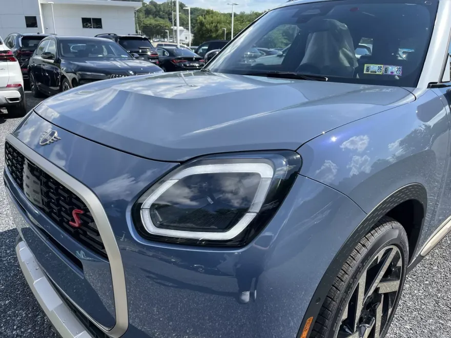 2025 Mini Cooper S ALL4 photo 1