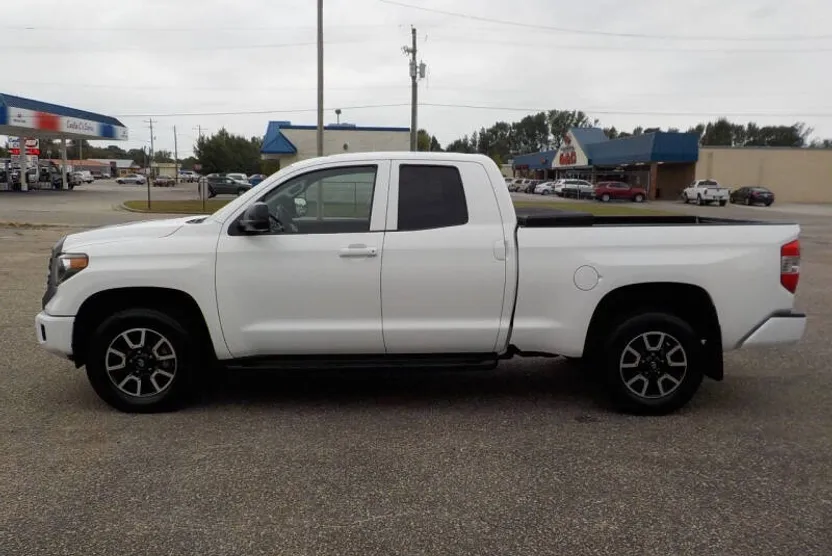 2019 Toyota Tundra SR5 Grade photo 1