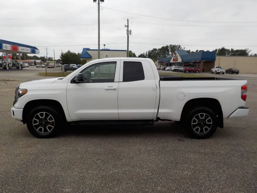 2019 Toyota Tundra SR5 Grade photo 1