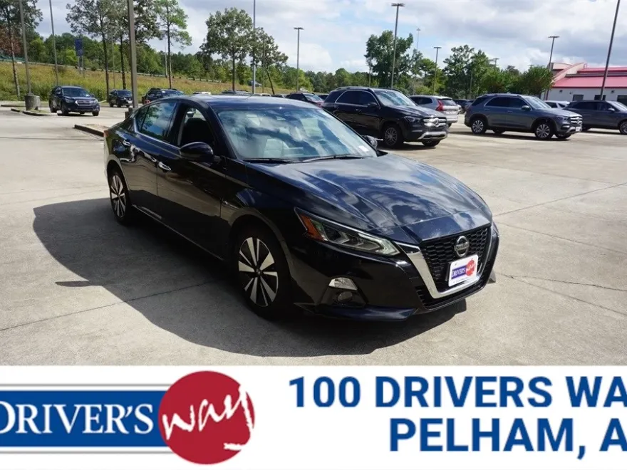2022 Nissan Altima SL photo 1