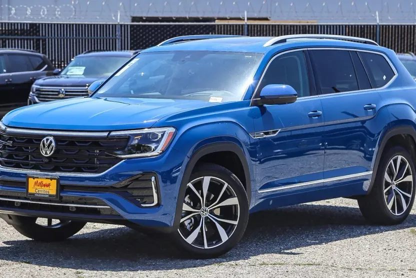 2025 Volkswagen Atlas SEL Premium R-Line photo 1