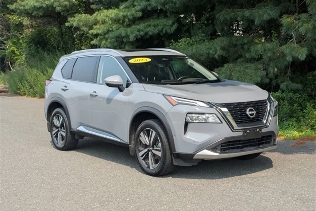 2023 Nissan Rogue Platinum photo 1
