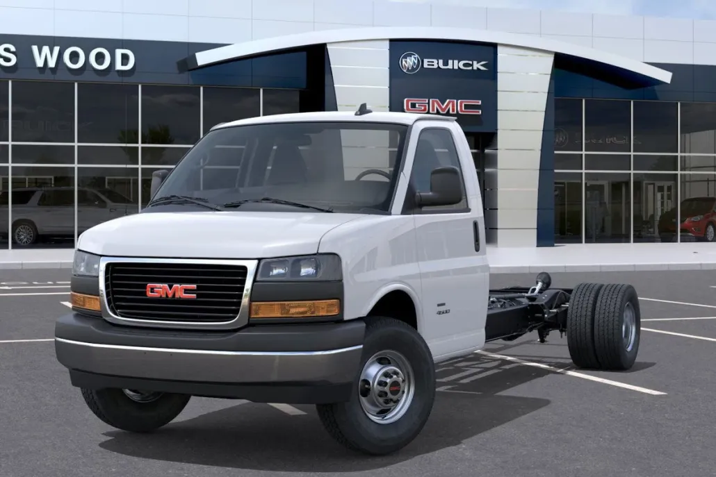 2025 Gmc Savana Cutaway 3500 photo 1
