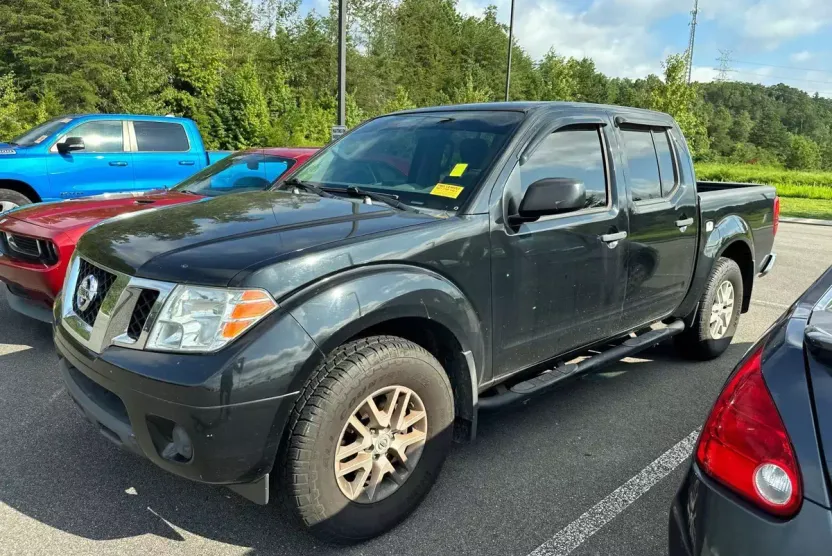 2019 Nissan Frontier Crew Cab SV photo 1