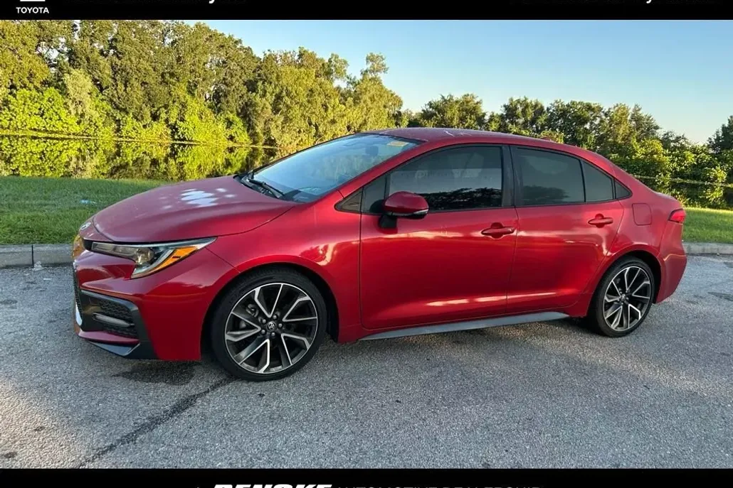 2020 Toyota Corolla SE photo 1