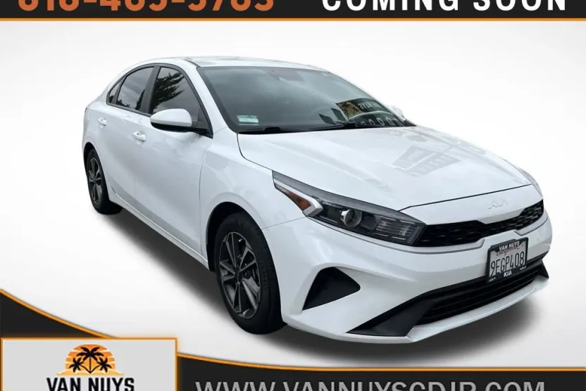 2023 Kia Forte LXS photo 1