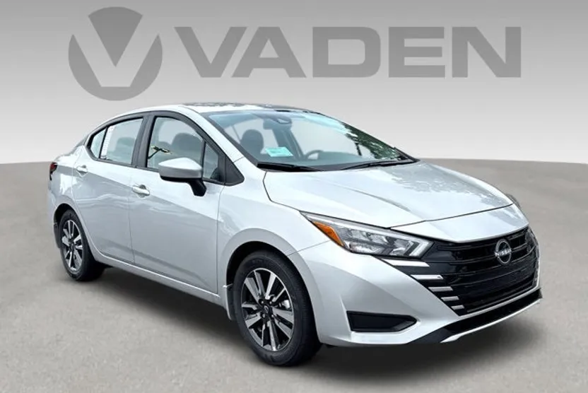 2025 Nissan Versa 1.6 SV photo 1