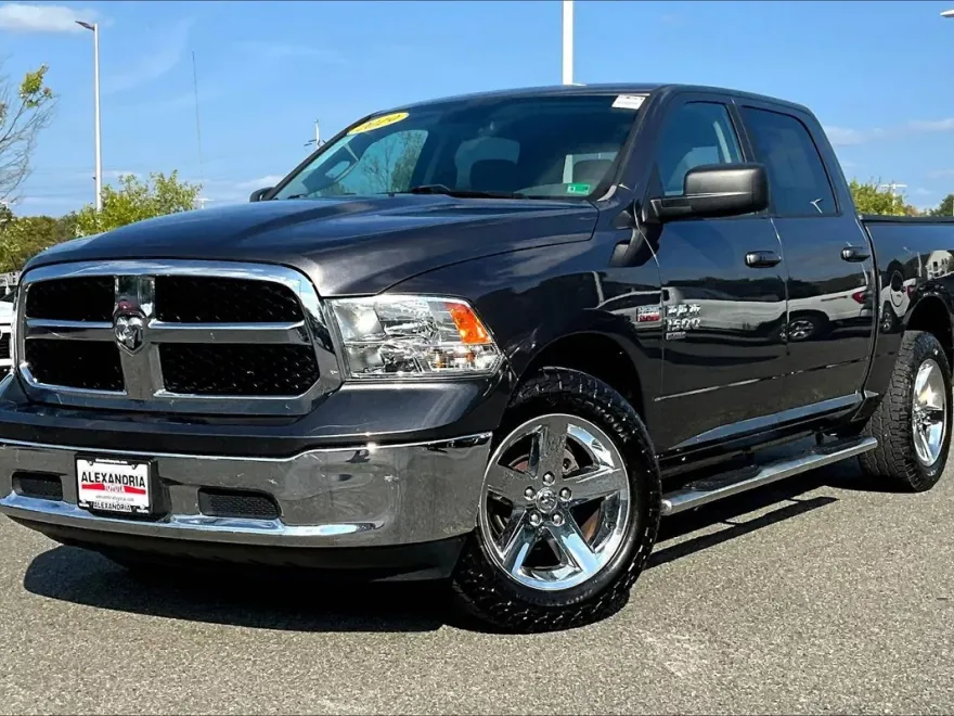 2019 Ram 1500 Classic SLT photo 1