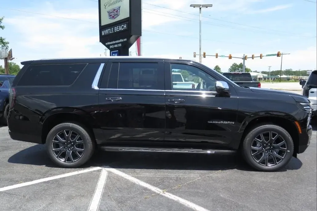 2025 Chevrolet Suburban Premier photo 1