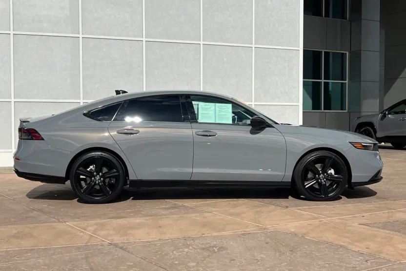 2025 Honda Accord Hybrid Sport-L photo 1