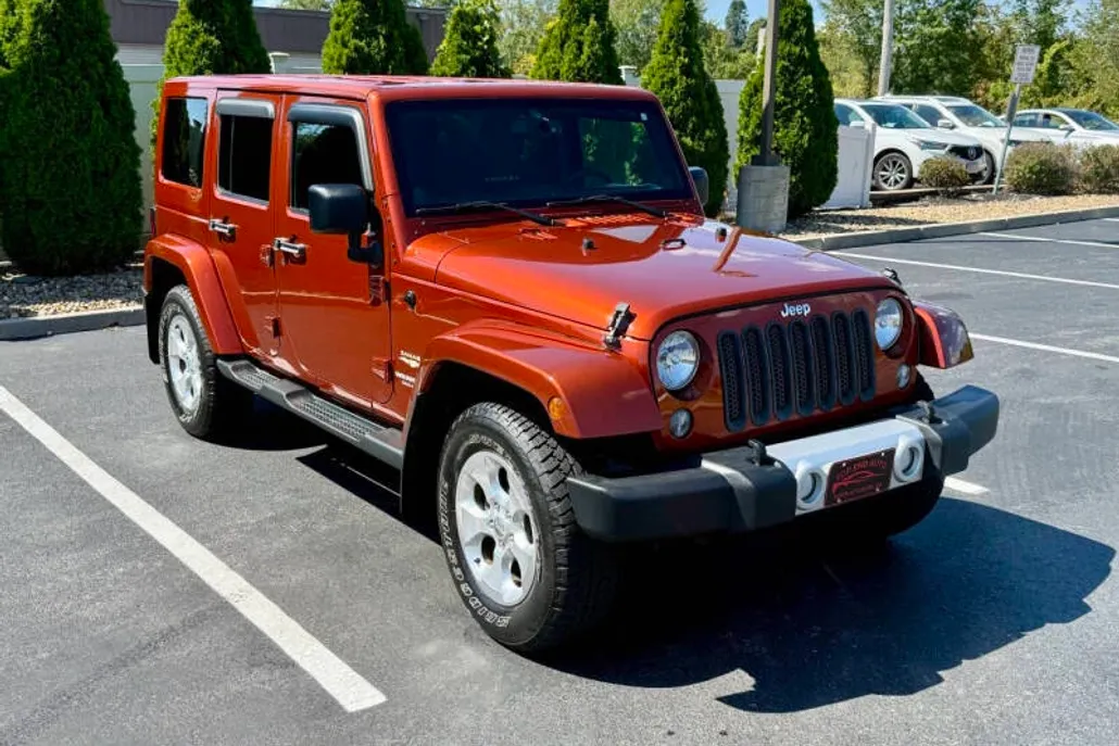 2014 Jeep Wrangler Sahara photo 1