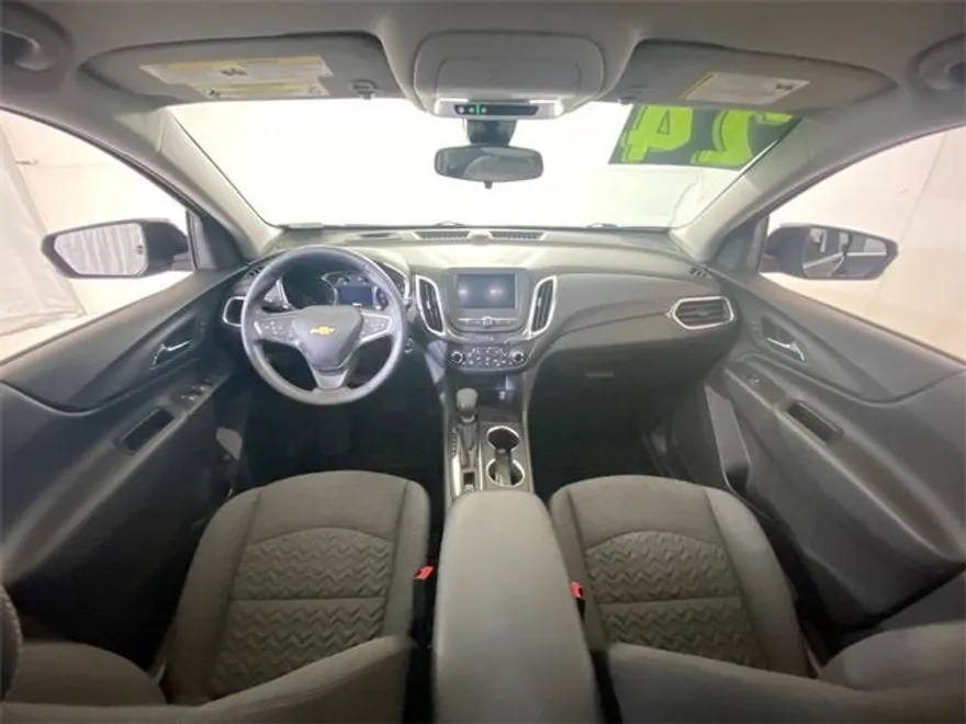 2024 Chevrolet Equinox LT photo 1