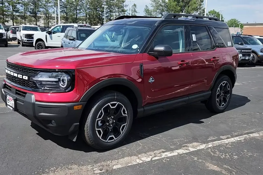 2025 Ford Bronco Sport Outer Banks photo 1