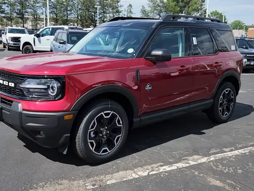 2025 Ford Bronco Sport Outer Banks photo 1