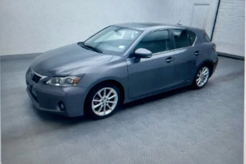 2013 Lexus CT 200h photo 1
