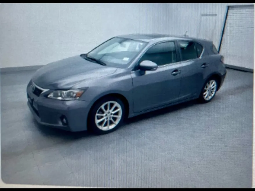 2013 Lexus CT 200h photo 1
