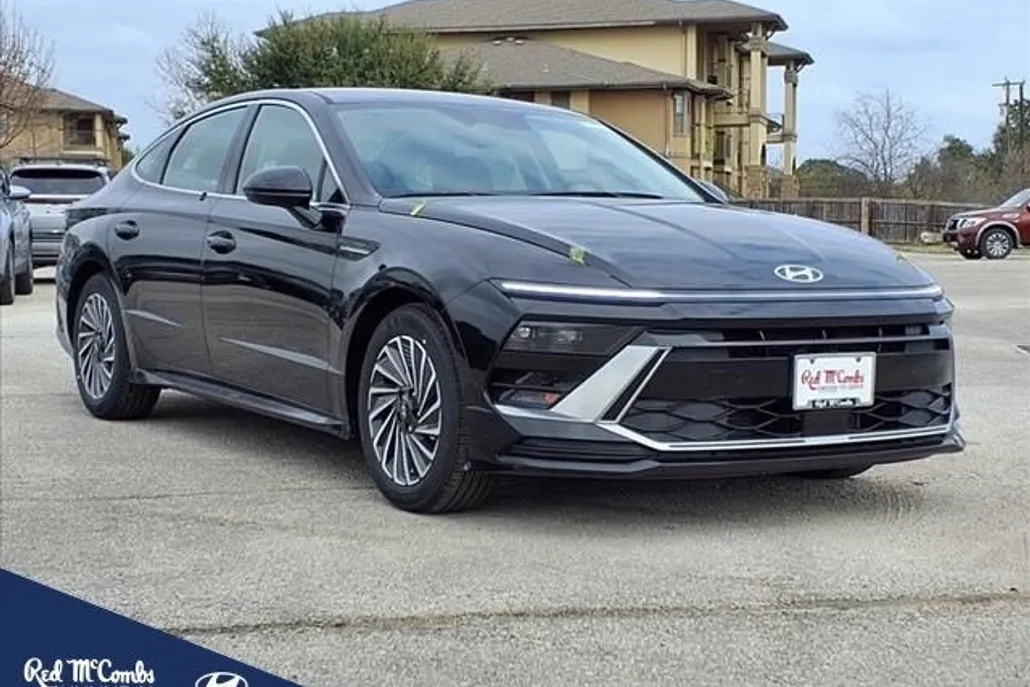 2025 Hyundai Sonata Hybrid SEL photo 1