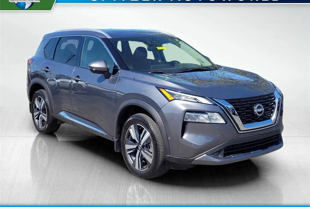 2022 Nissan Rogue SL photo 1