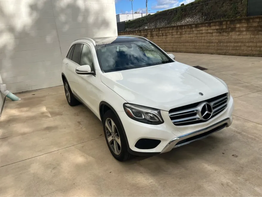 2019 Mercedes Benz GLC 300 4MATIC photo 1