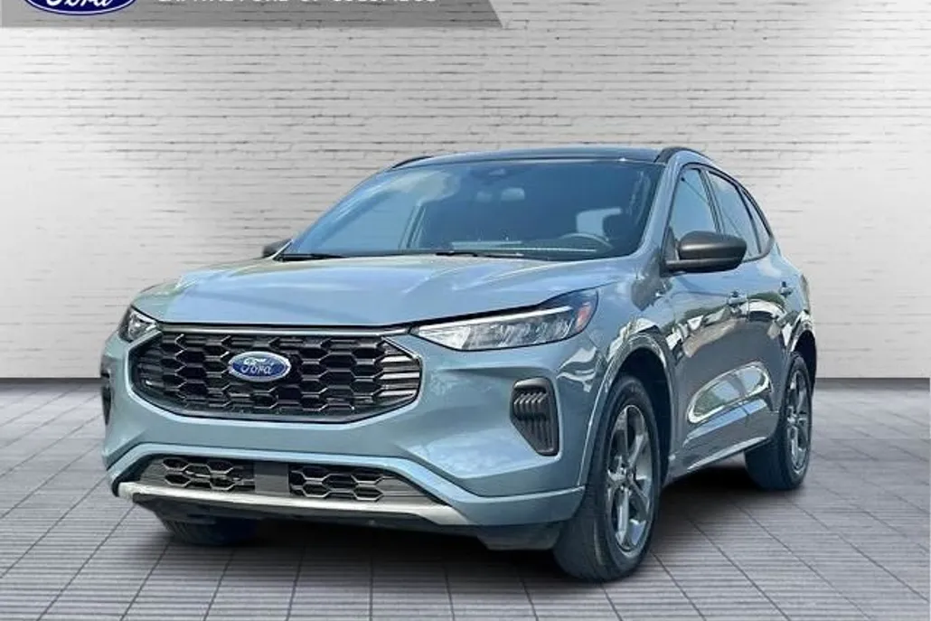 2023 Ford Escape ST-Line photo 1