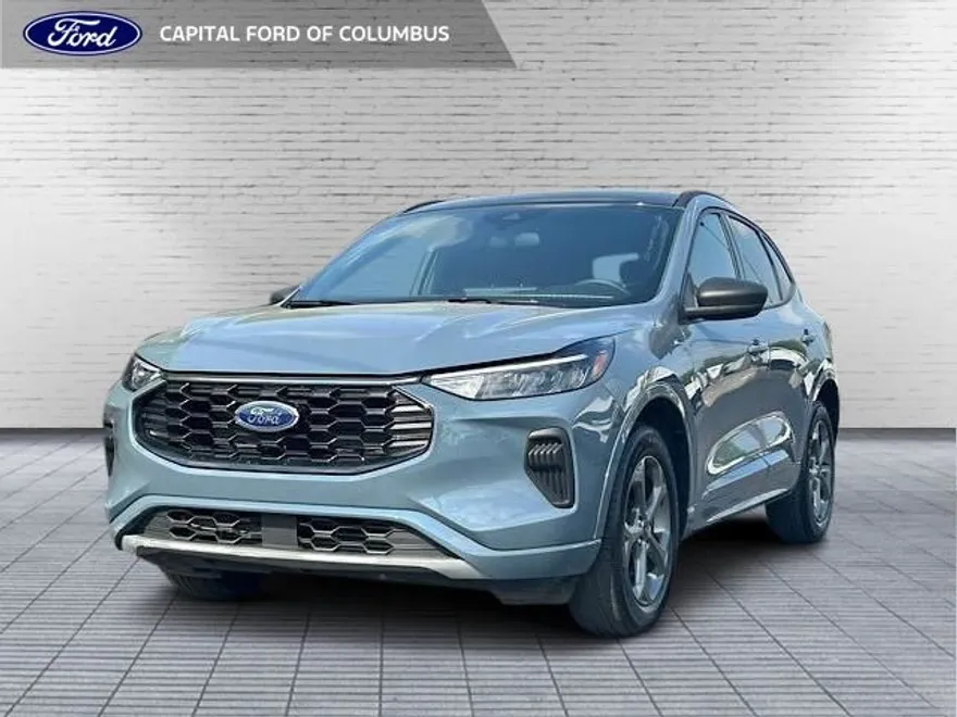 2023 Ford Escape ST-Line photo 1