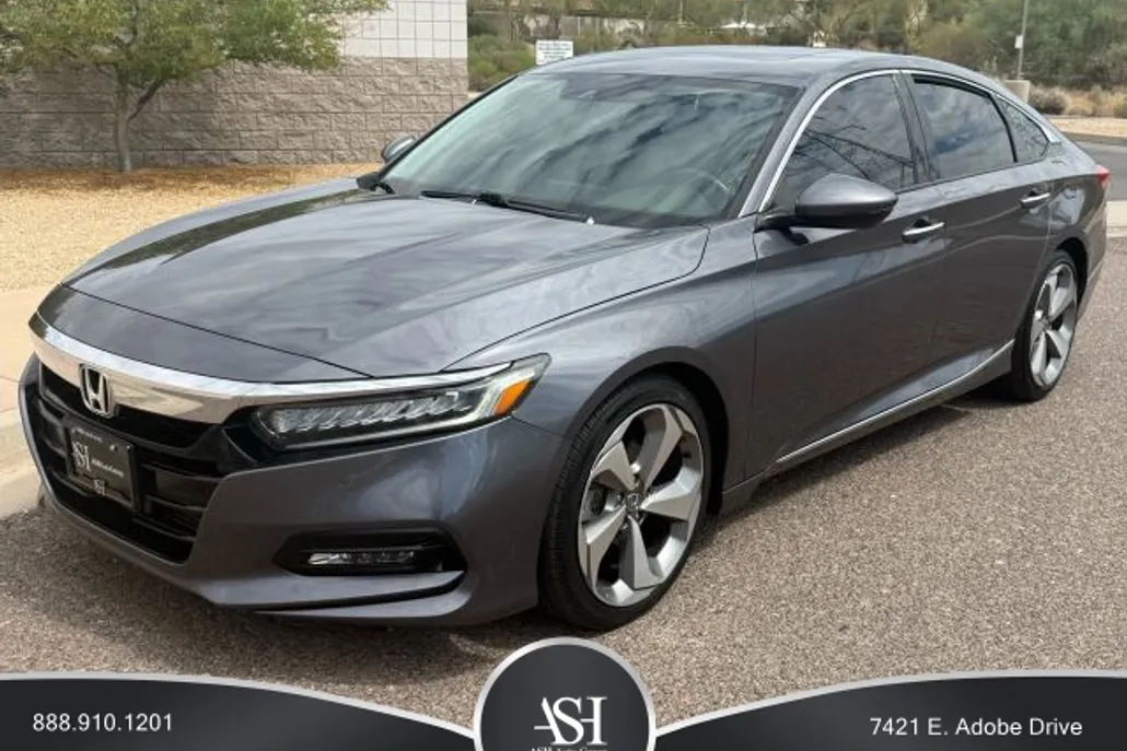 2018 Honda Accord Touring photo 1