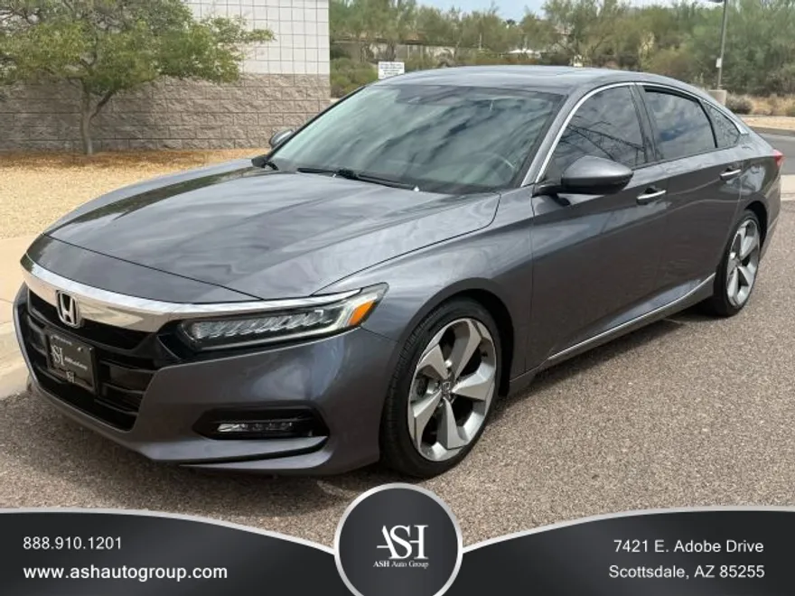 2018 Honda Accord Touring photo 1