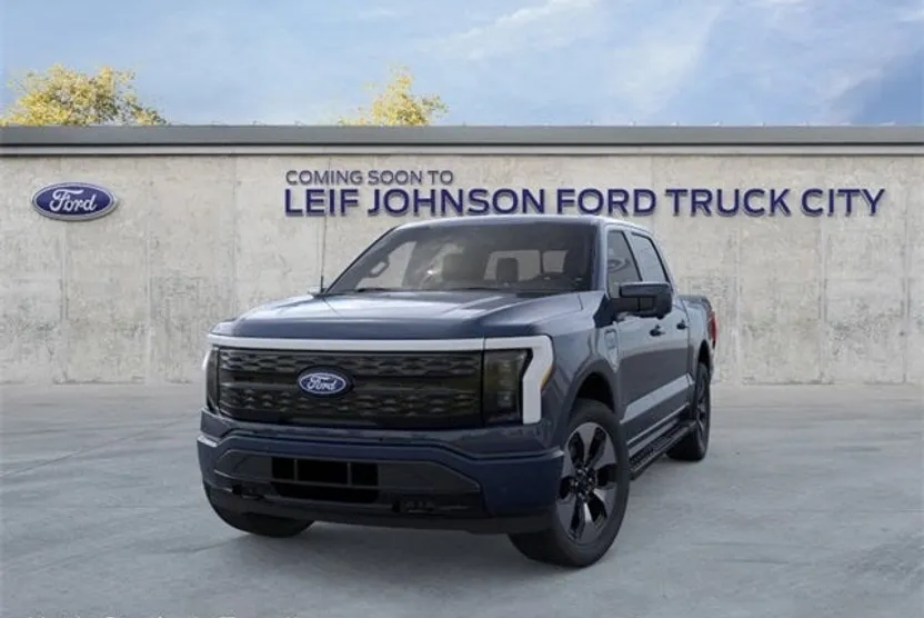 2025 Ford F-150 Lightning Platinum photo 1