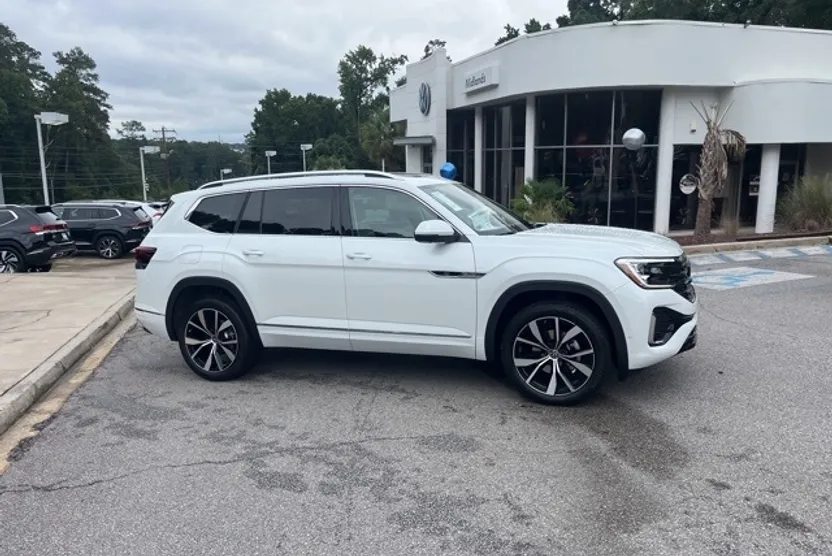 2026 Volkswagen Atlas SEL Premium R-Line photo 1