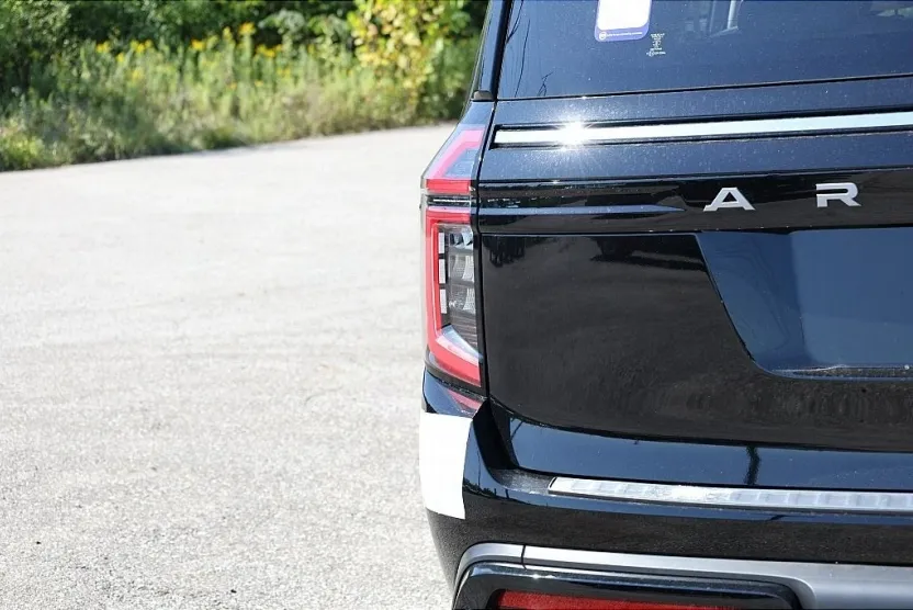 2026 Nissan Armada Platinum photo 1