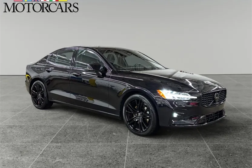2023 Volvo S60 B5 Plus Black Edition photo 1