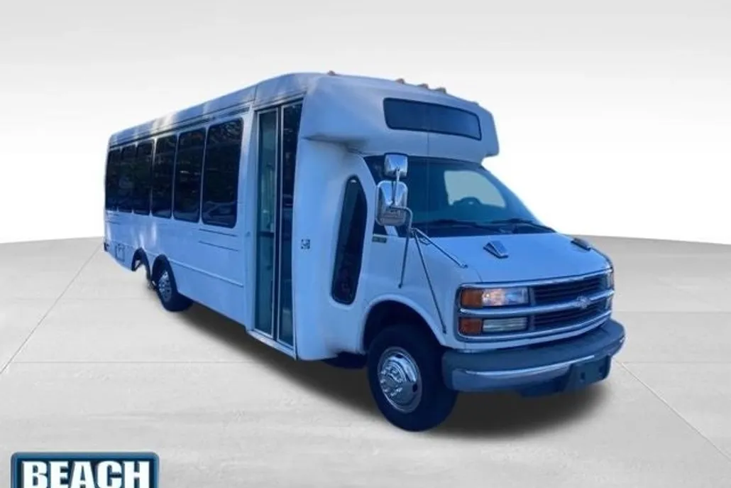 1999 Chevrolet Express Van Base Cutaway photo 1