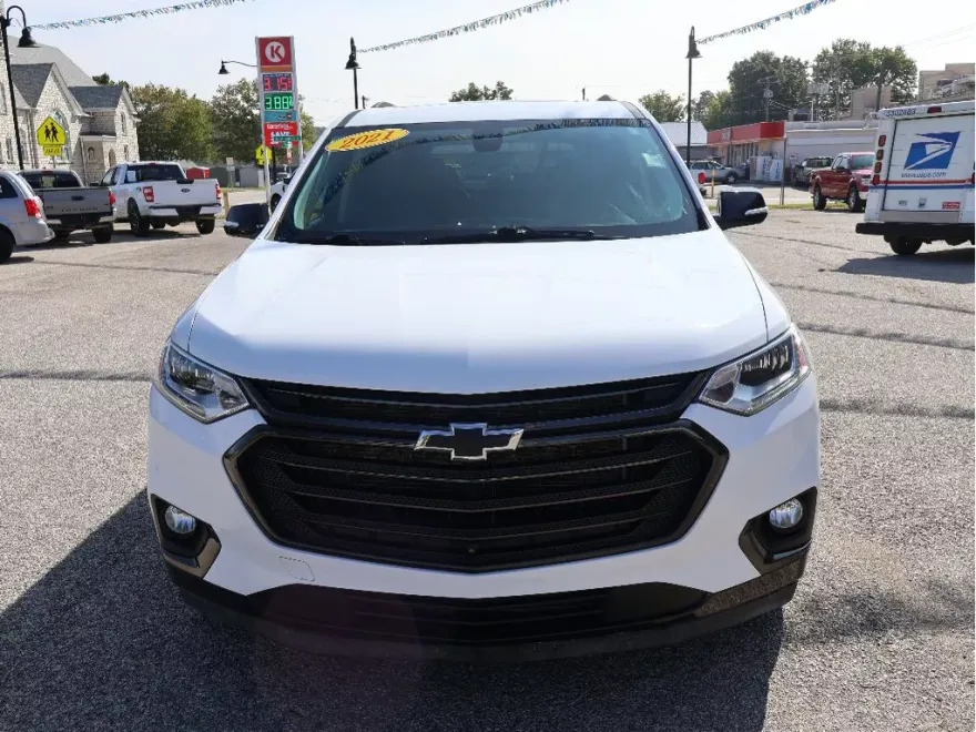 2021 Chevrolet Traverse Premier photo 1