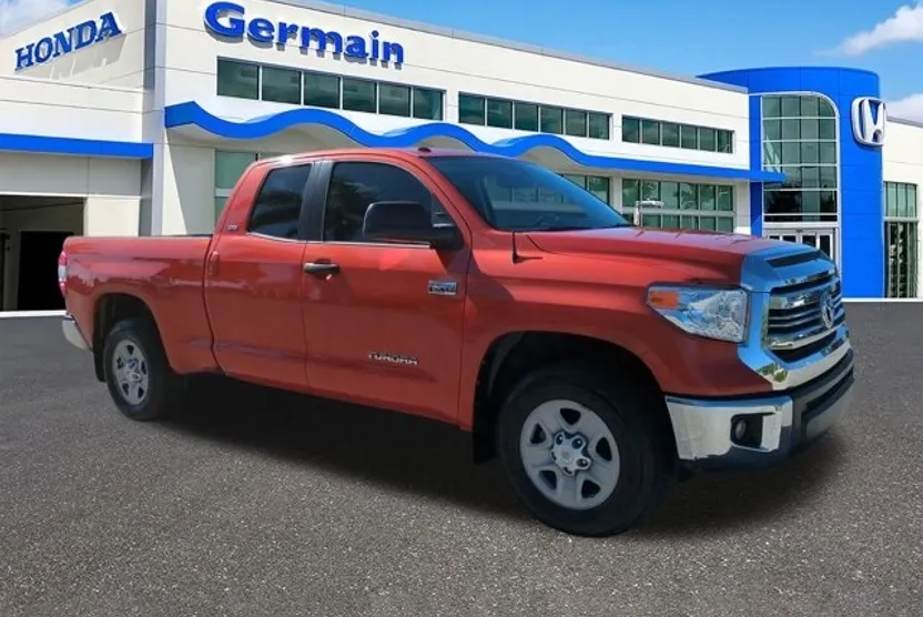 2017 Toyota Tundra SR5 photo 1
